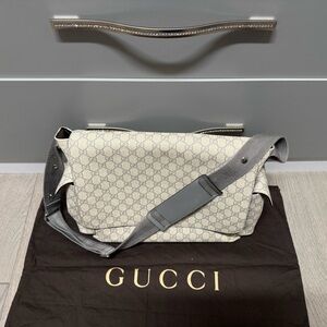 Gucci supreme Diaper Bag -grey/Gray strap/ grey and Crème